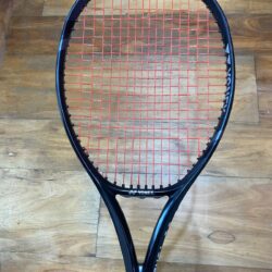 Raqueta Yonex Ezone 100 usada