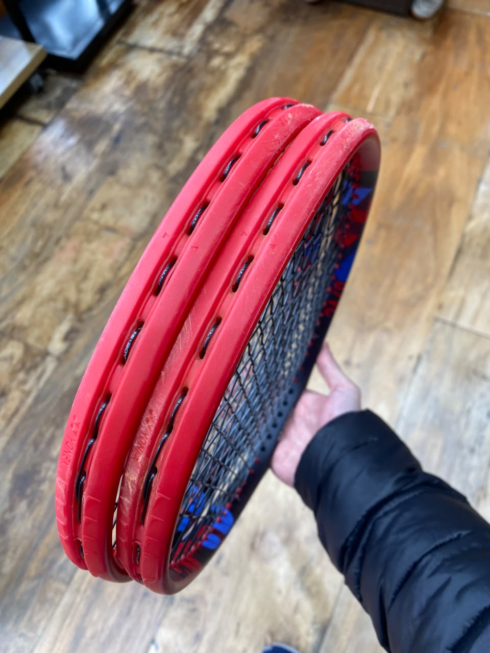Raquetas Yonex Vcore 98 Scarlet usadas - Imagen 4